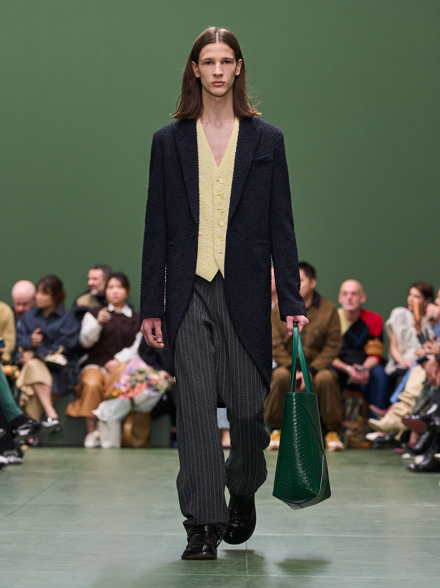 LOEWE FW24 WW SHOW RUNWAY LOOK 52 FRONT RGB CROPPED 3X4