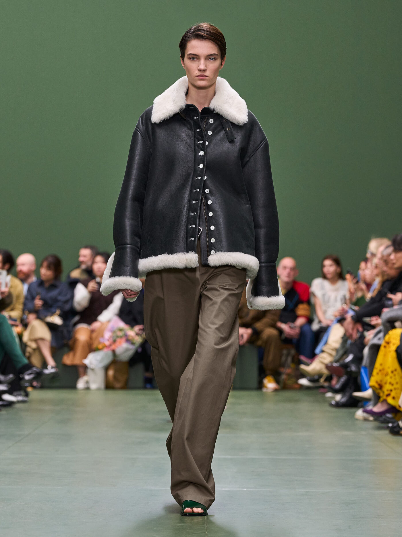 LOEWE FW24 WW SHOW RUNWAY LOOK 49 FRONT RGB CROPPED 3X4