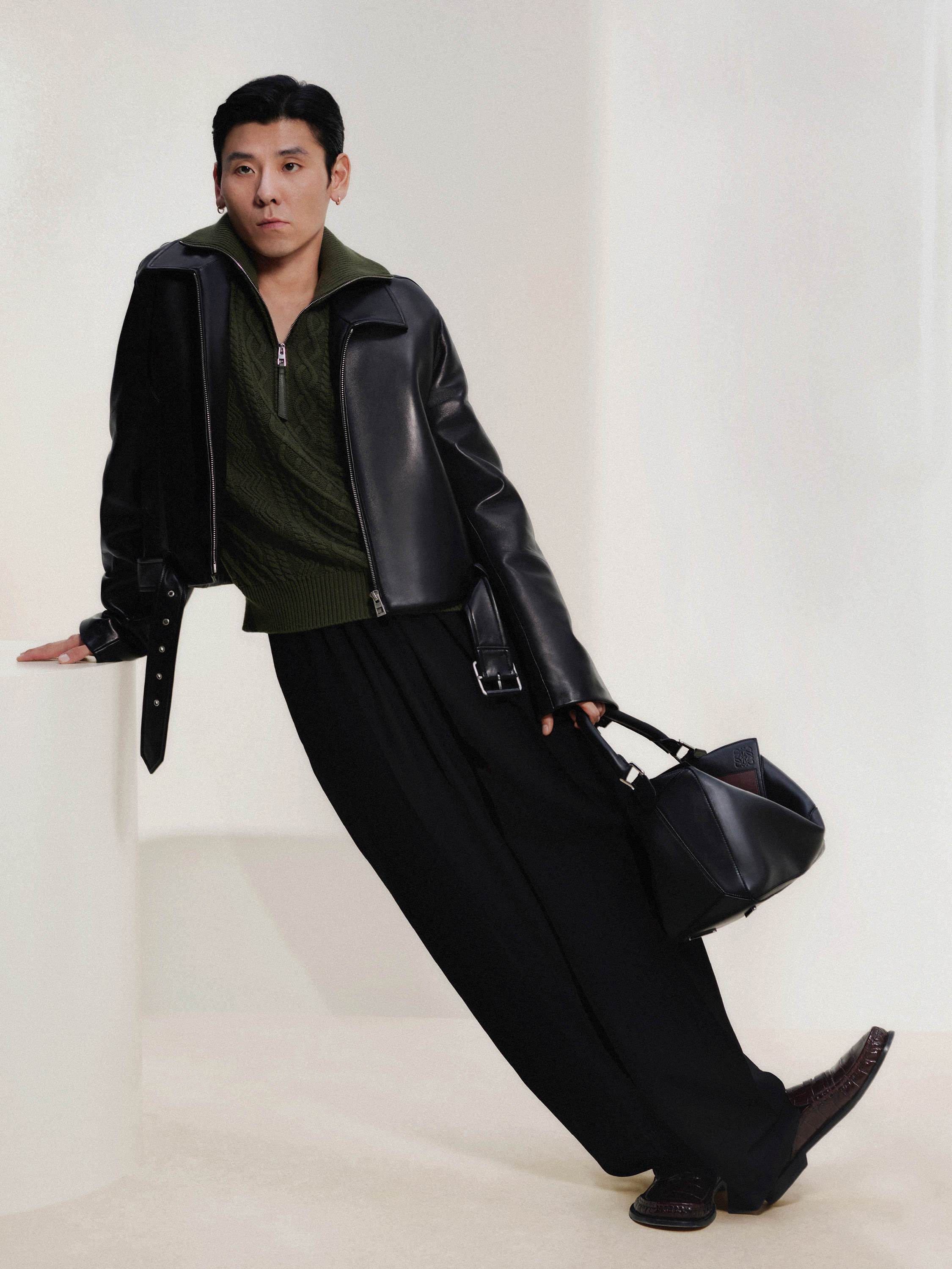 LOEWE 黒 レザージャケット　新品未使用 未使用級 LOEWE レザージャケット アナグラム 羊革 ブラウン 48