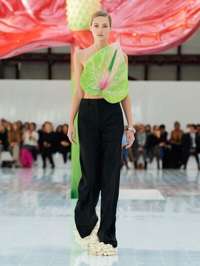 Look 32 della sfilata Donna LOEWE Primavera Estate 2023