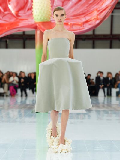 Spring summer 23 LOEWE women show look 3