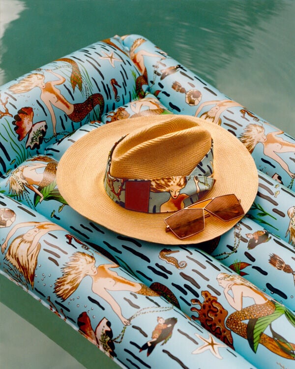 LOEWE Paulas' new collection LOEWE