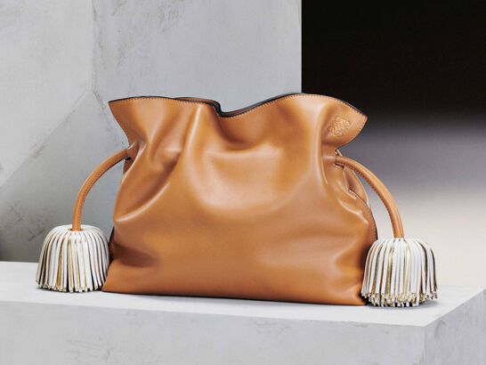 30代女性におすすめのワンランク上の高級ブランドのバッグはLOEWEのフラメンコライン