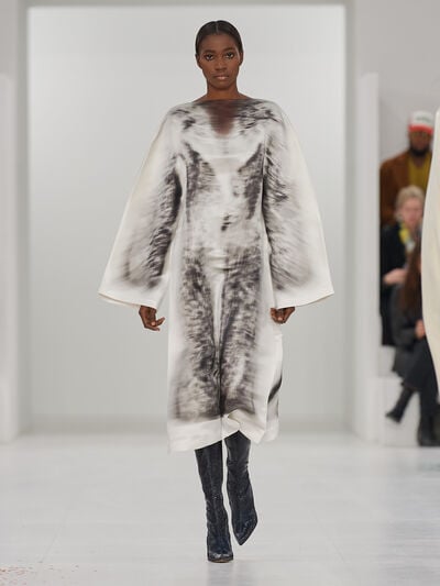 Fall Winter 2023 LOEWE Women show