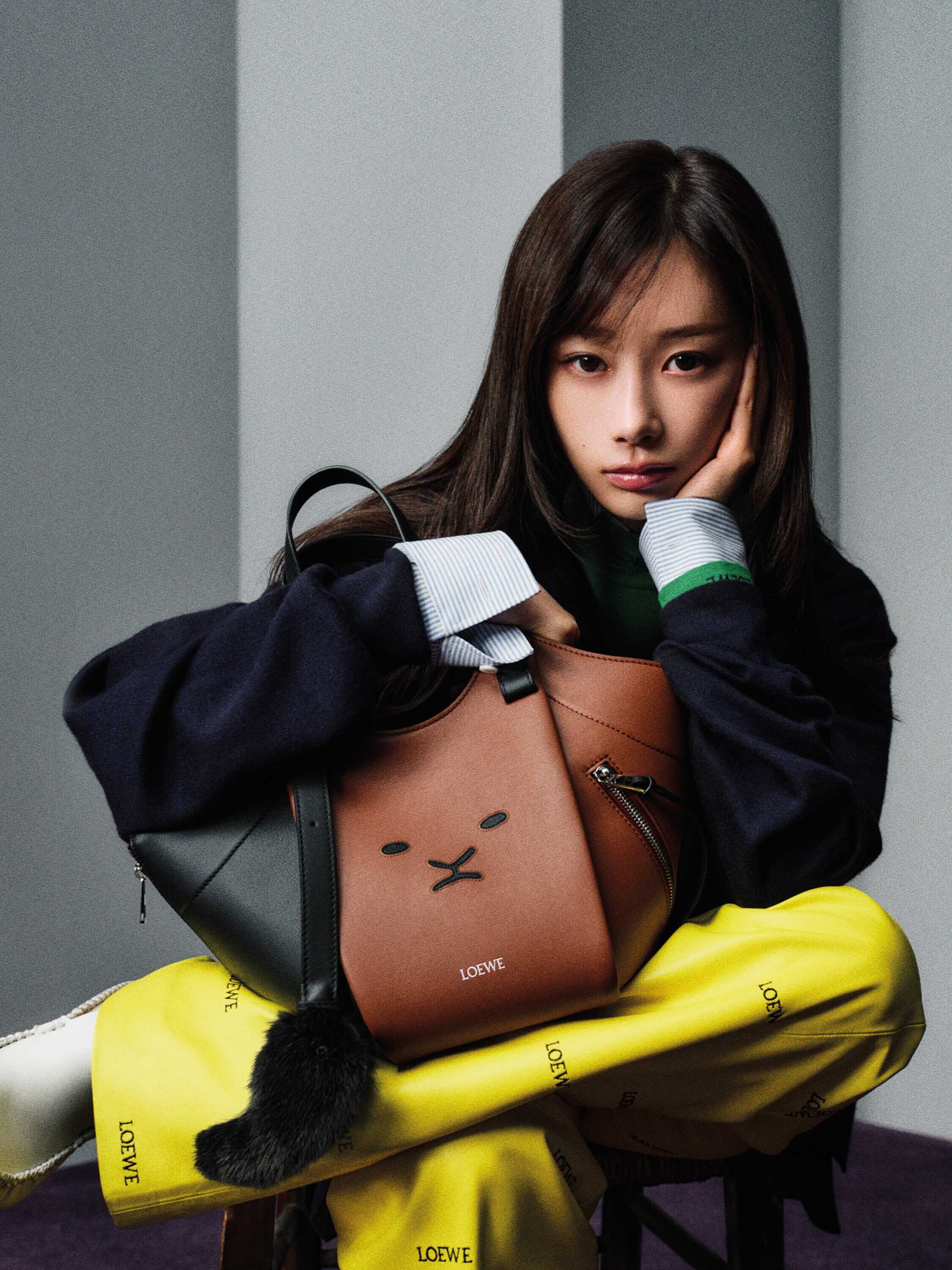 ♪vr0400♪良品♪【LOEWE】ロエベ【蛙 カエル 柄】ネクタイ 【公式通販】