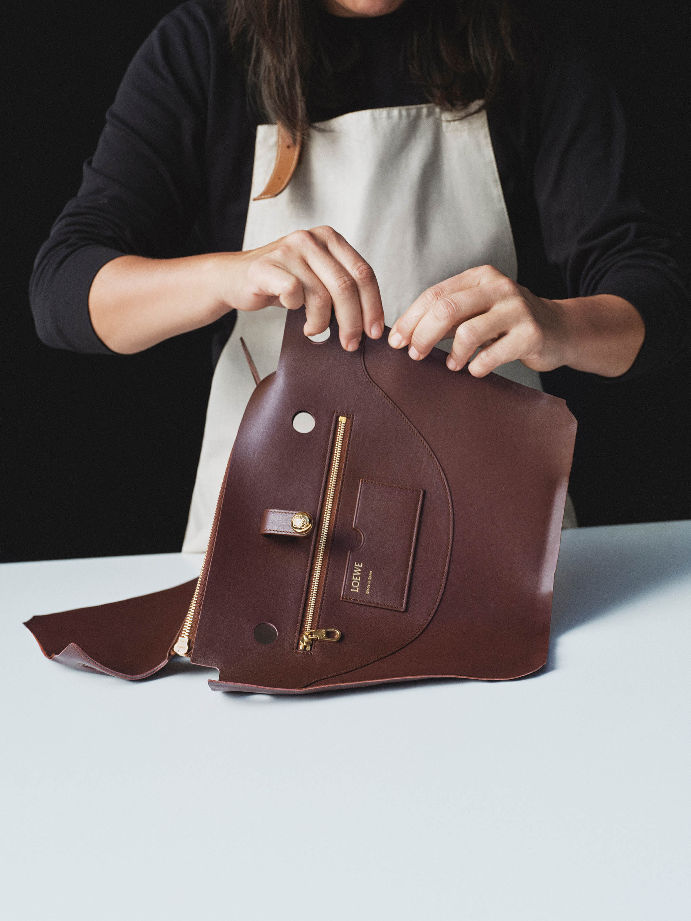 美品】LOEWE ロエベ ヘリテージ トートバッグ 肩掛け A4収納 ロゴ型 