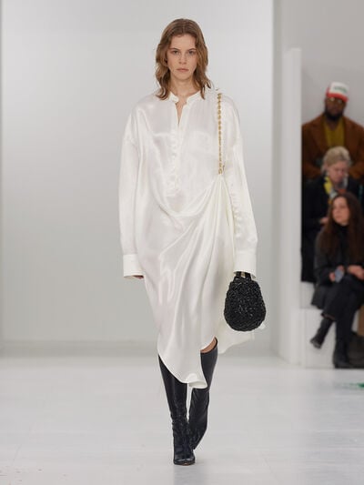 Fall Winter 2023 LOEWE Women show