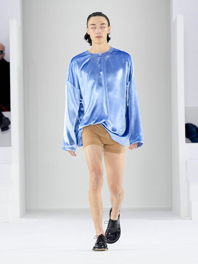 Fall winter 23 LOEWE men show look 46