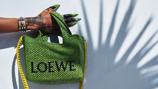 LOEWE X Paula's Ibiza Gate Bucket bag in Tan