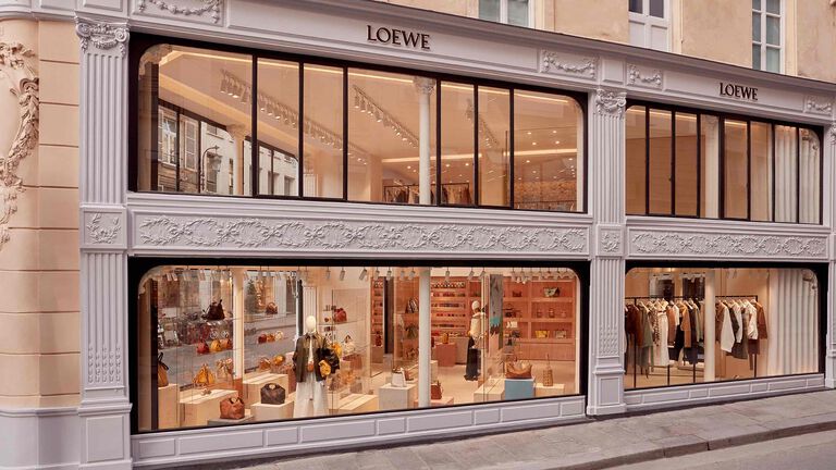 ロエベ クラフトとレザーの新たな提案