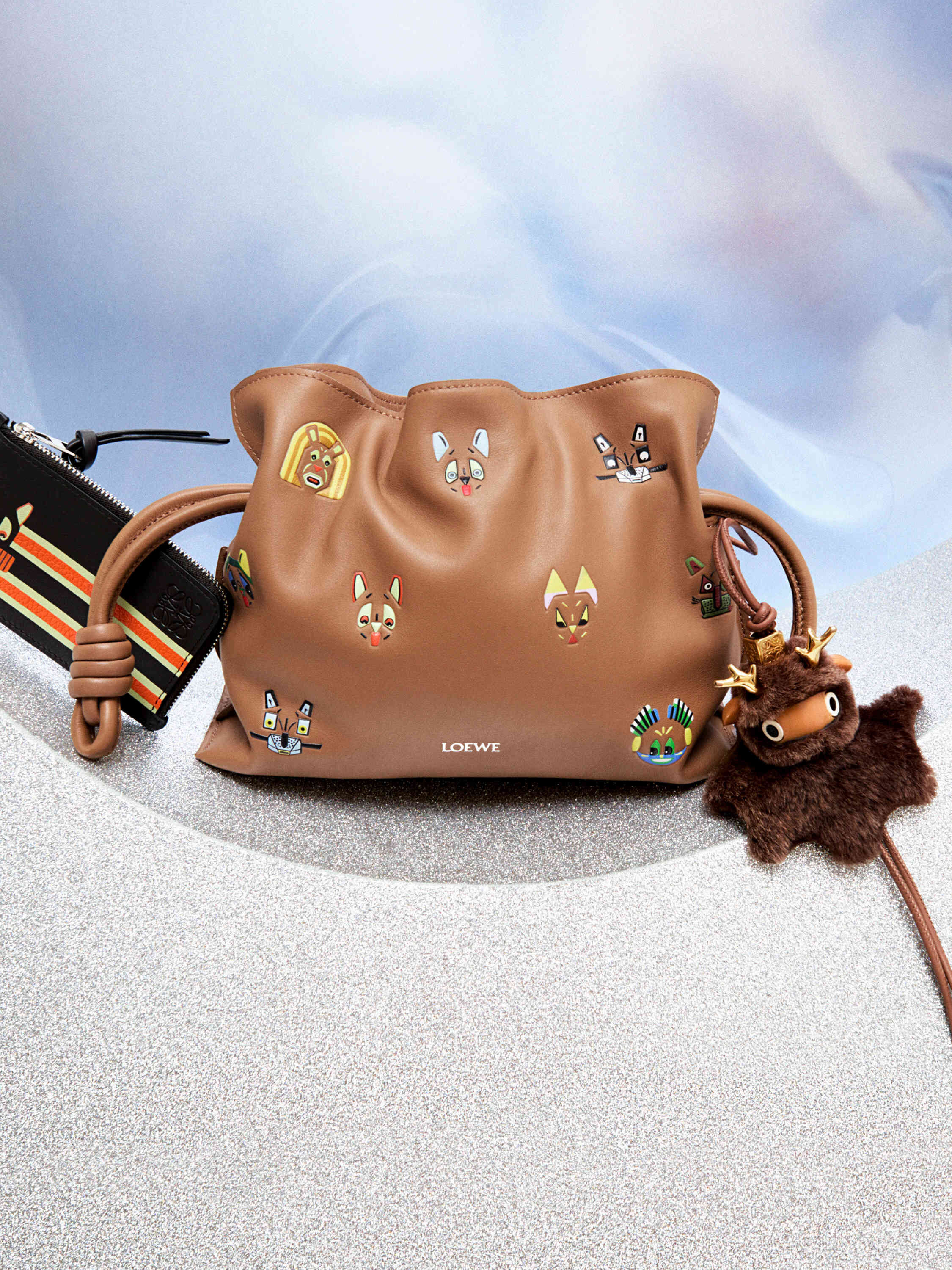 LOEWE ロエベ ショルダーバッグ がま口 希少ロエベ アナグラム 