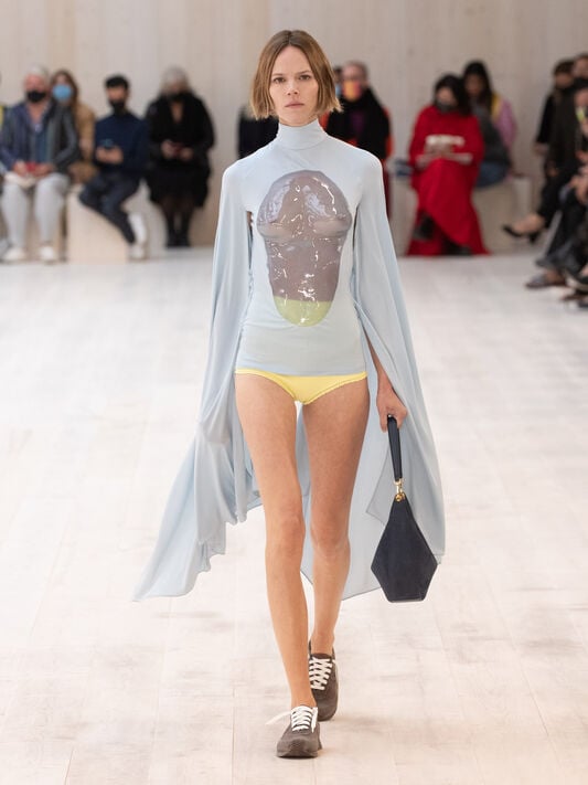 Runway · Spring-Summer 2022 women's collection · LOEWE