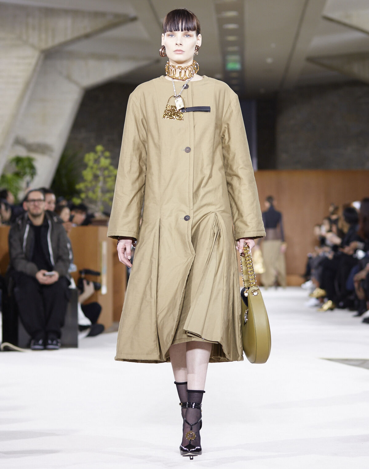 LOEWE Runway Fall Winter 2016. LOEWE Fashion Show LOEWE