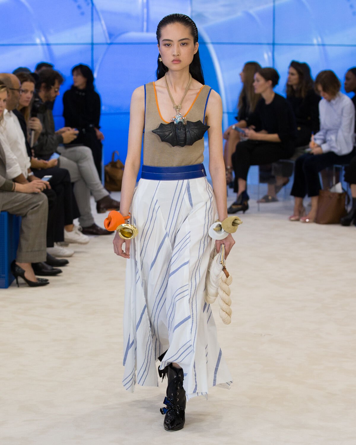 Loewe 2017 top