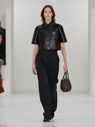 Sfilata Donna Autunno Inverno 2023 LOEWE