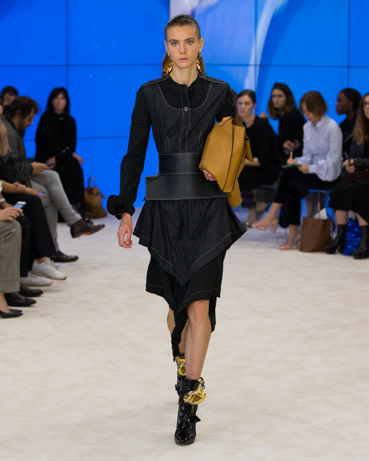Loewe 2017 outlet