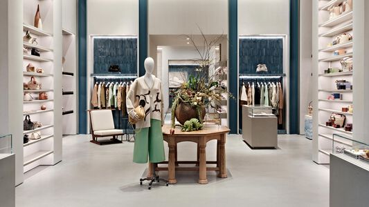 Casa LOEWE Rodeo Drive · LOEWE Stores