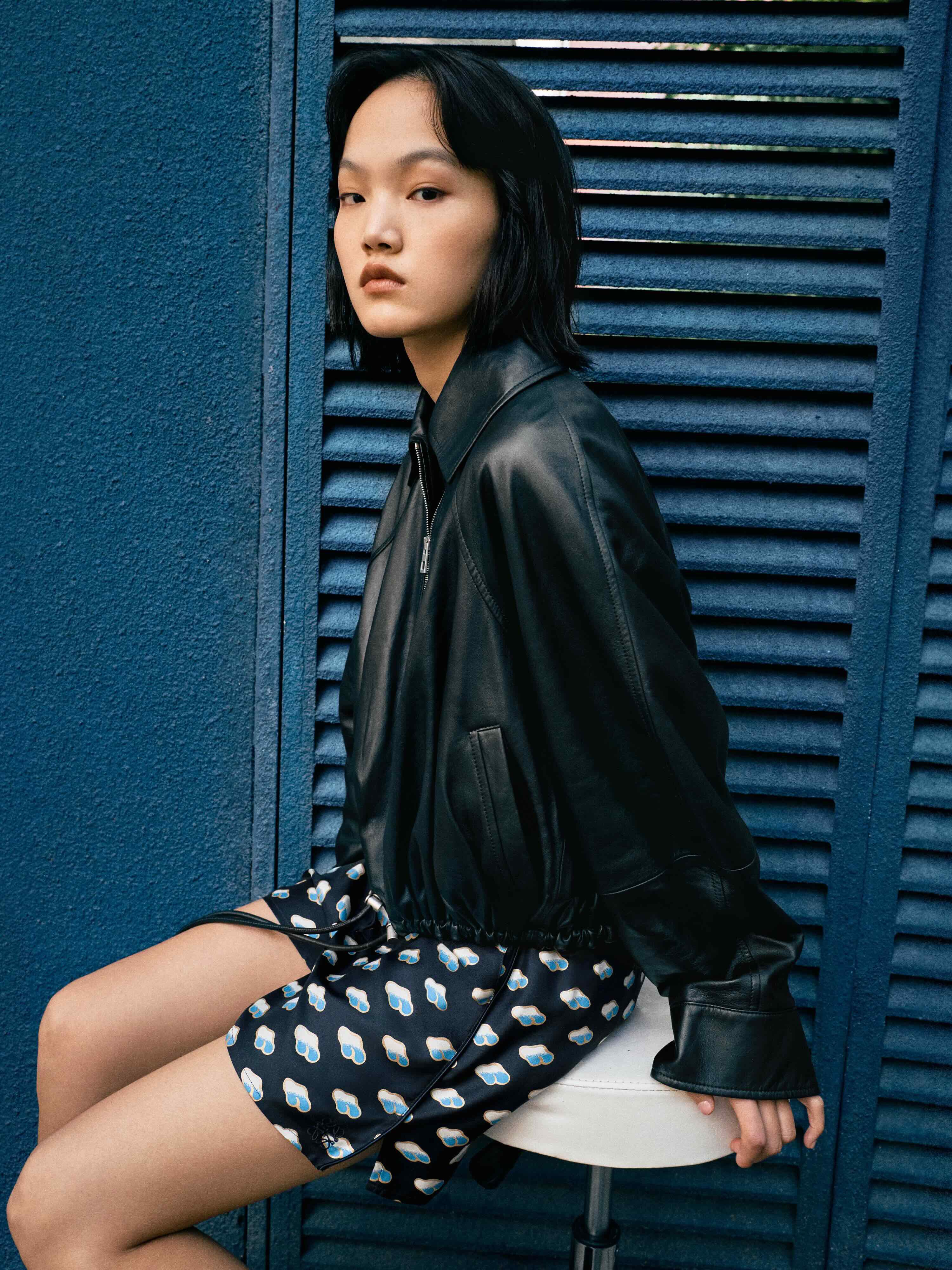 超美品 LOEWE ロエベ 最高級品 黒革スカート レディース - スカート