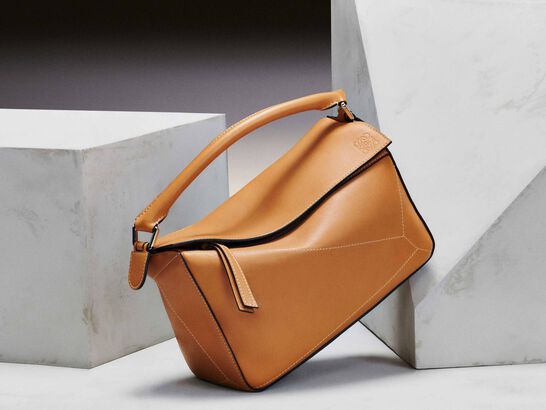 30代女性におすすめのワンランク上の高級ブランドのバッグはLOEWEのパズルライン