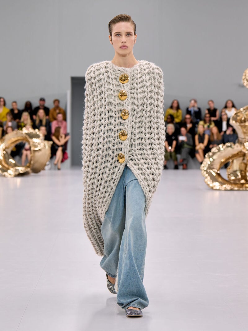 Runway · Spring-Summer 2024 women's collection · Loewe