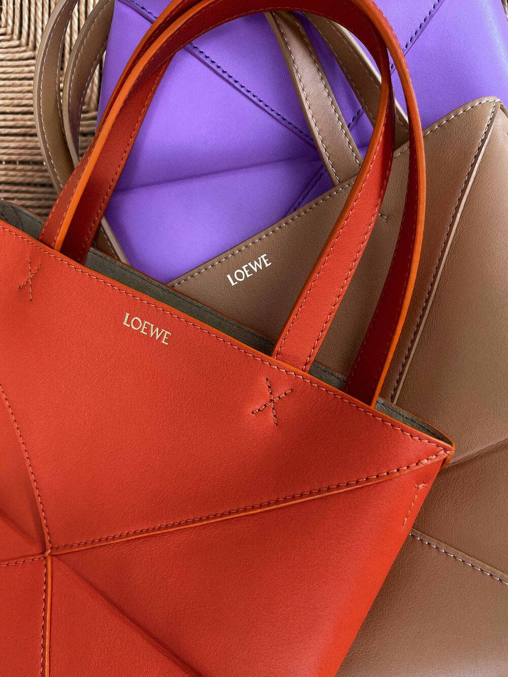 Puzzle fold tote