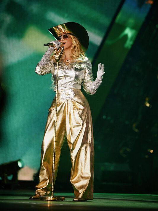 cowboy carter jersey dress Beyoncé's Tour: Custom Looks by Loewe - SS25 | LOEWE Color_PURPLE