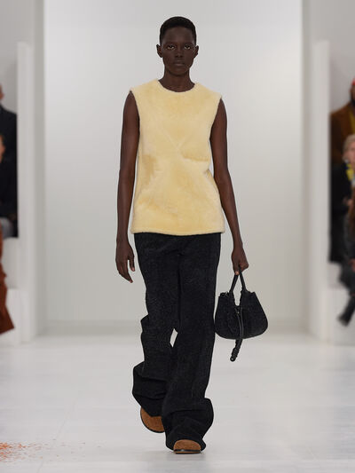 Herbst/Winter 2023 LOEWE Damen-Show