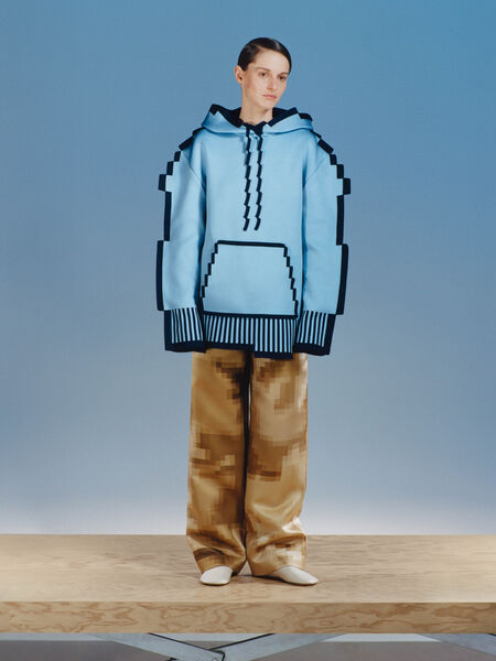 Pixel capsule collection SS23 · LOEWE Collections