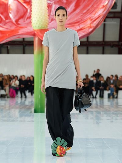 Spring summer 23 LOEWE women show look 21