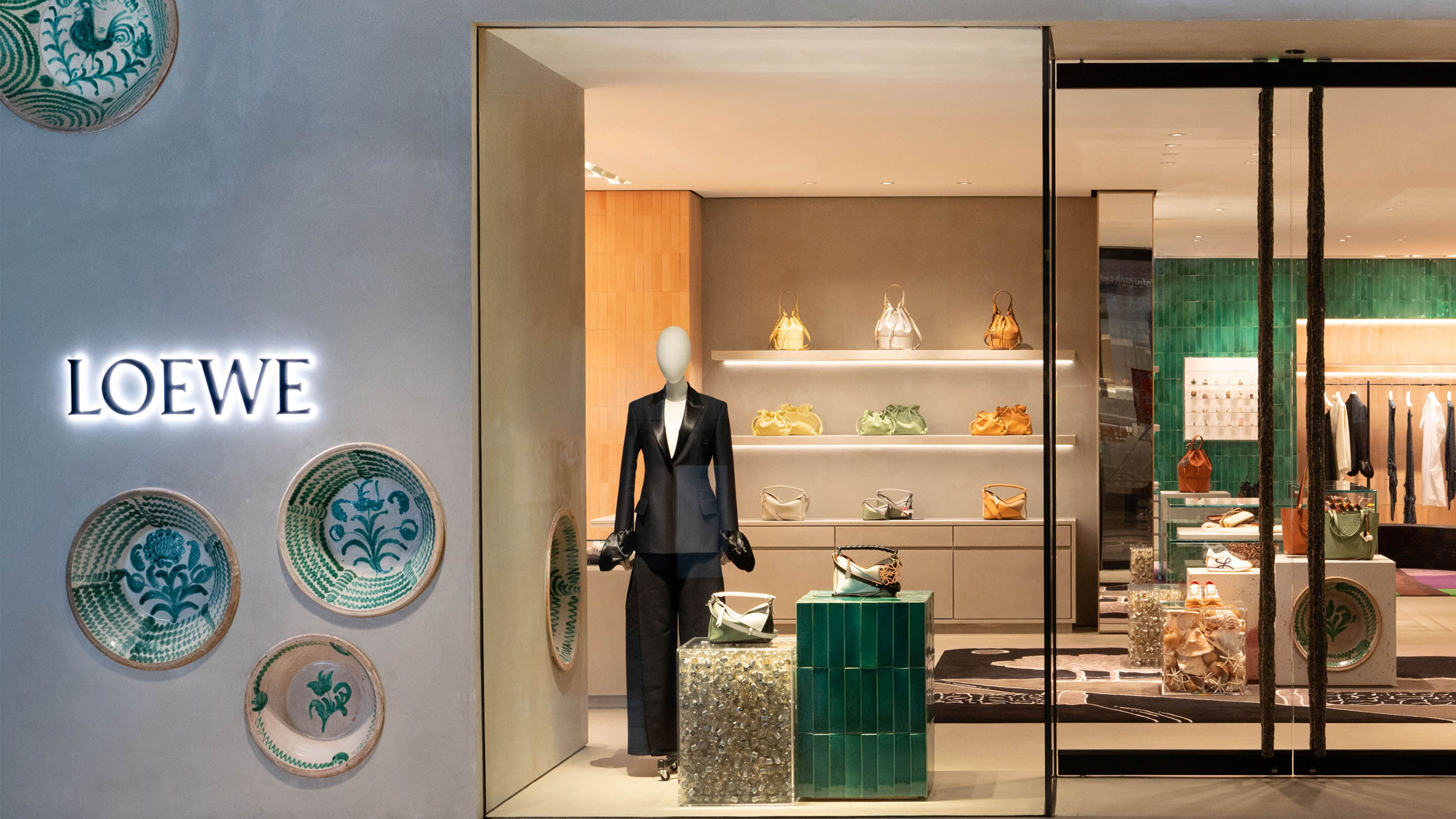 loewe shops