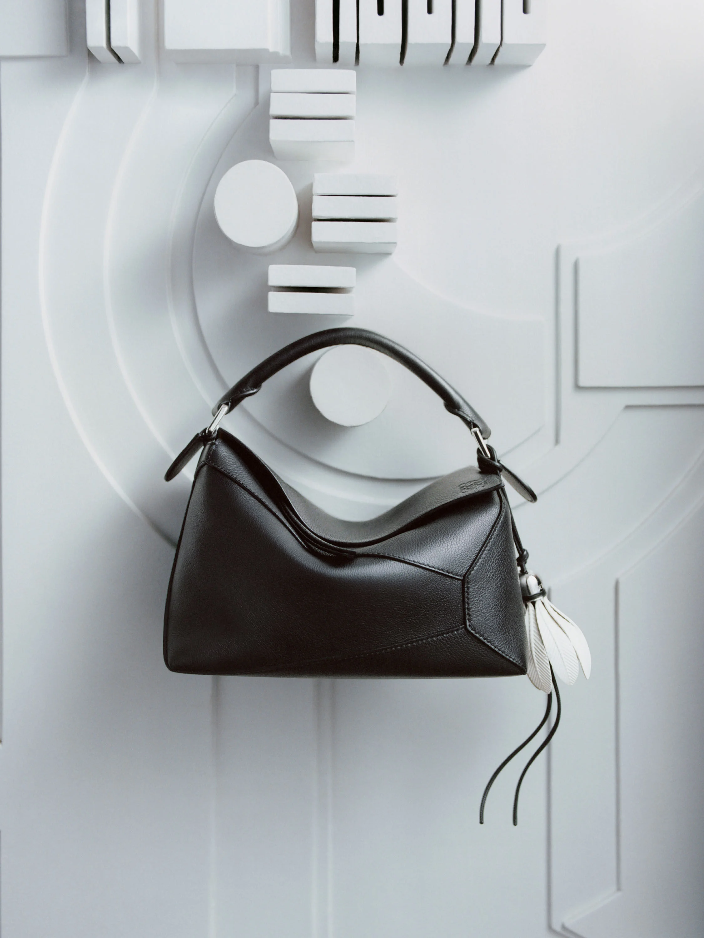 1円 ■美品■ LOEWE ロエベ アナグラム ベレ レザー×オーストリッチ ハンドバッグ トート ショルダー 肩掛け ブルー系 GA4500 新作入荷，低価