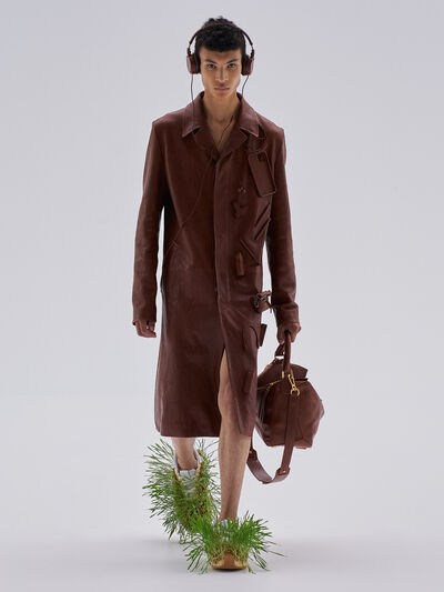 Spring summer 23 LOEWE show look 2