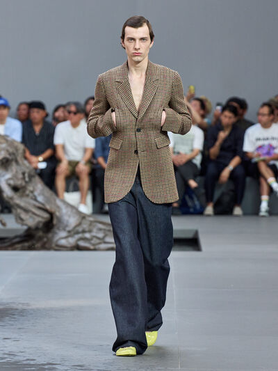 Runway · Spring-Summer men's collection · LOEWE