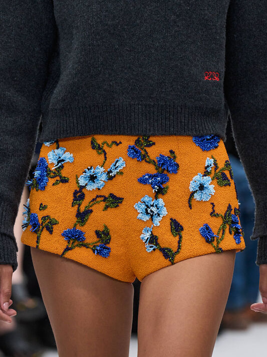 loewe ss27 show runway look 66 details rgb cropped 3x4 01