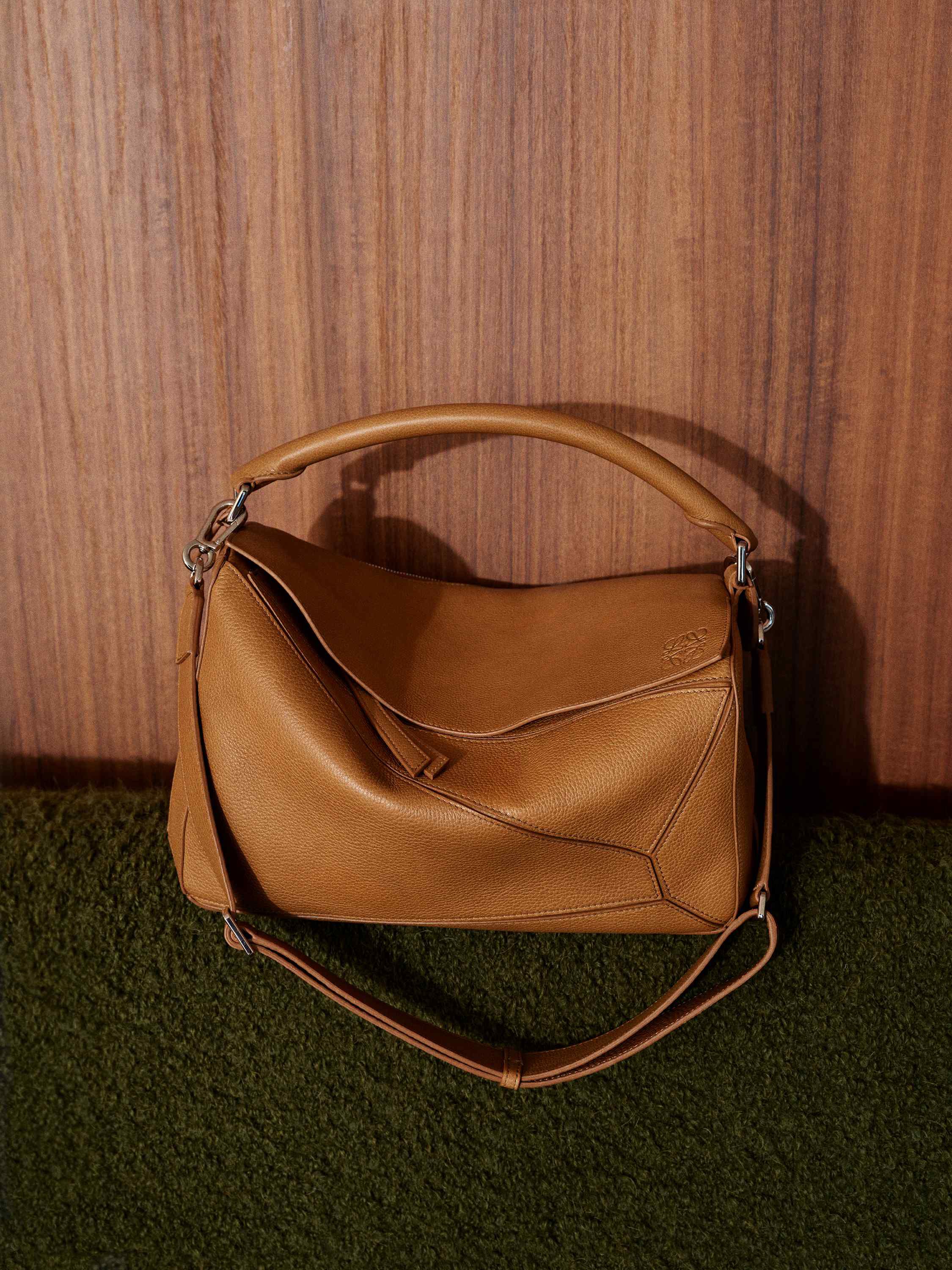 LOEWEバッグ LOEWE ロエベ ハンモックミニ ショルダーバッグ レザー ベージュ
