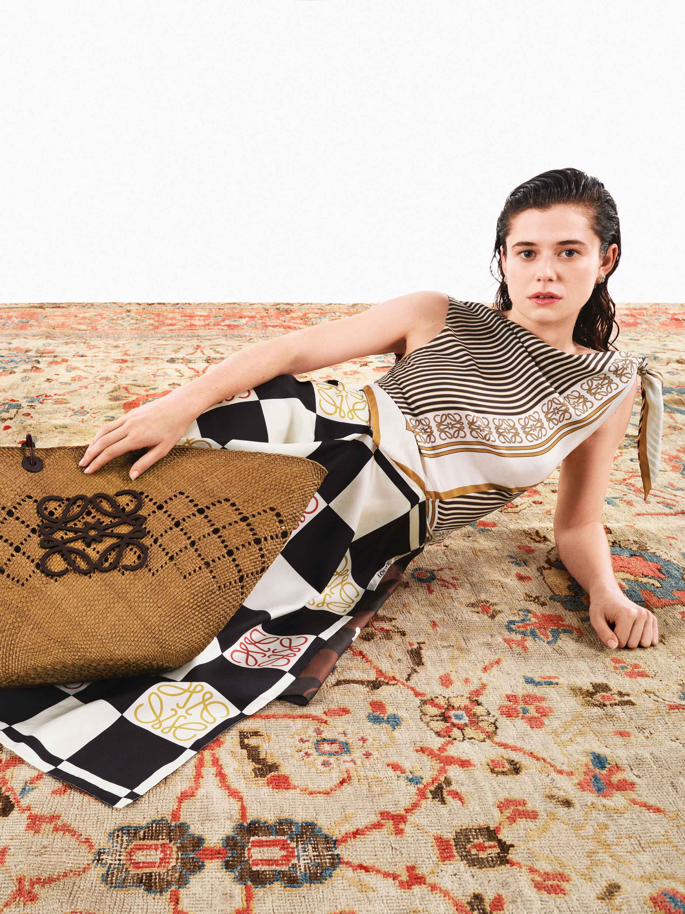 LOEWE x Paula's Ibiza ロエベ パウラズ イビザ MULTICOLOUR KNIT HOODIE マルチボーダーフリンジニットパーカー H3299000SM M g11792 Introducing LOEWE x 2024 Paula\u0027s Ibiza collection | LOEWE