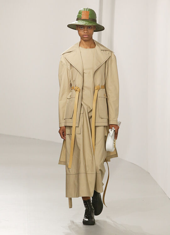 Loewe ss18 store