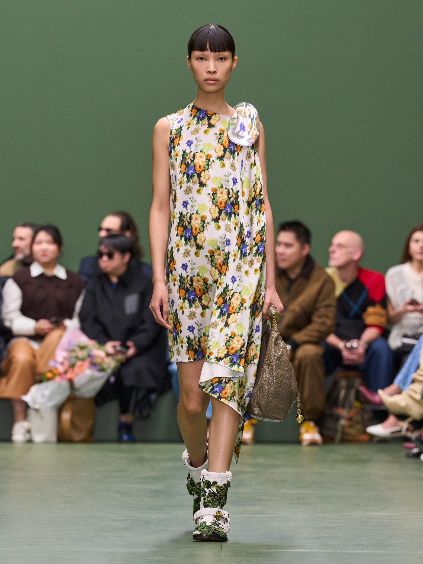 LOEWE FW24 WW SHOW RUNWAY LOOK 25 FRONT RGB CROPPED 3X4