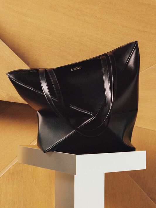 Puzzle fold tote