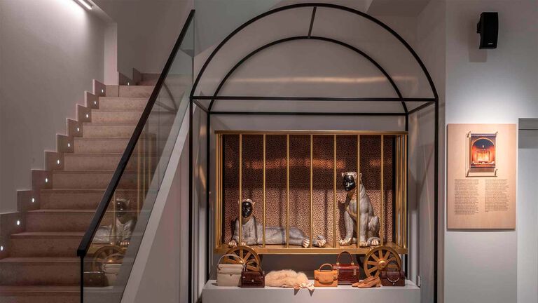 ロエベ クラフトとレザーの新たな提案