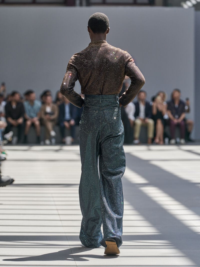 Watch the Louis Vuitton SS24 Men's Show - MAN ABOUT TOWN