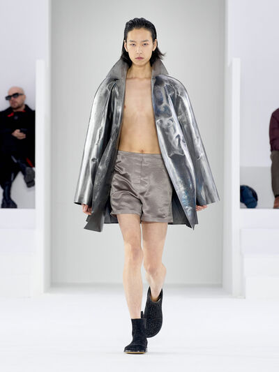 Look 26 Sfilata LOEWE Uomo Autunno Inverno 23