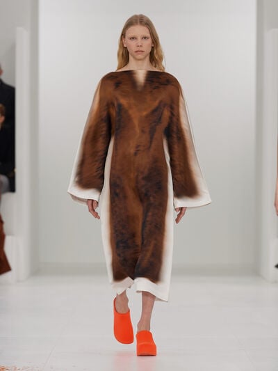 Sfilata Donna Autunno Inverno 2023 LOEWE