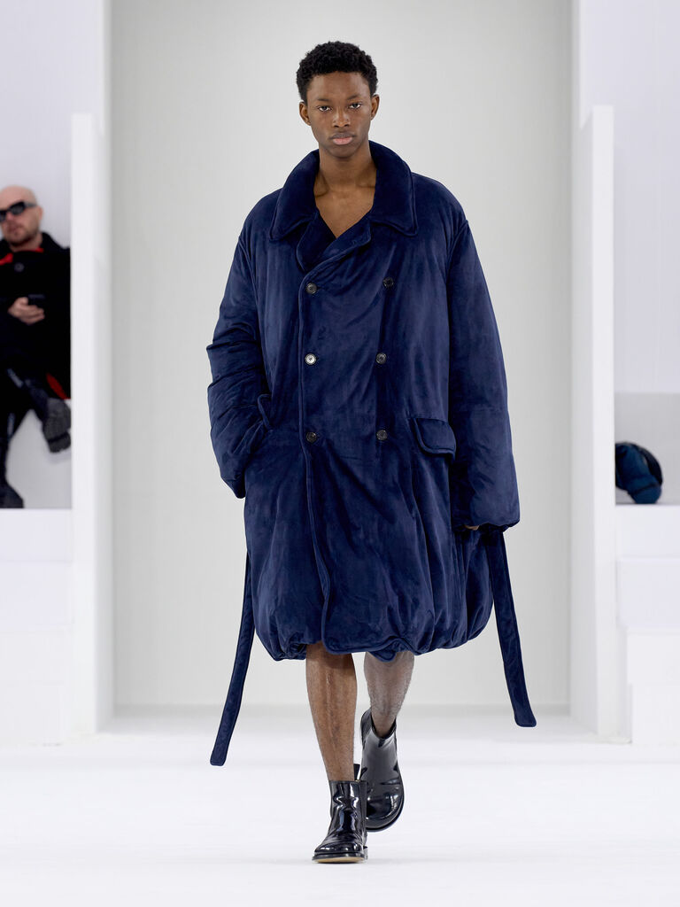 Fall winter 23 LOEWE men show look 2