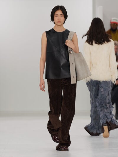 Fall Winter 2023 LOEWE Women show