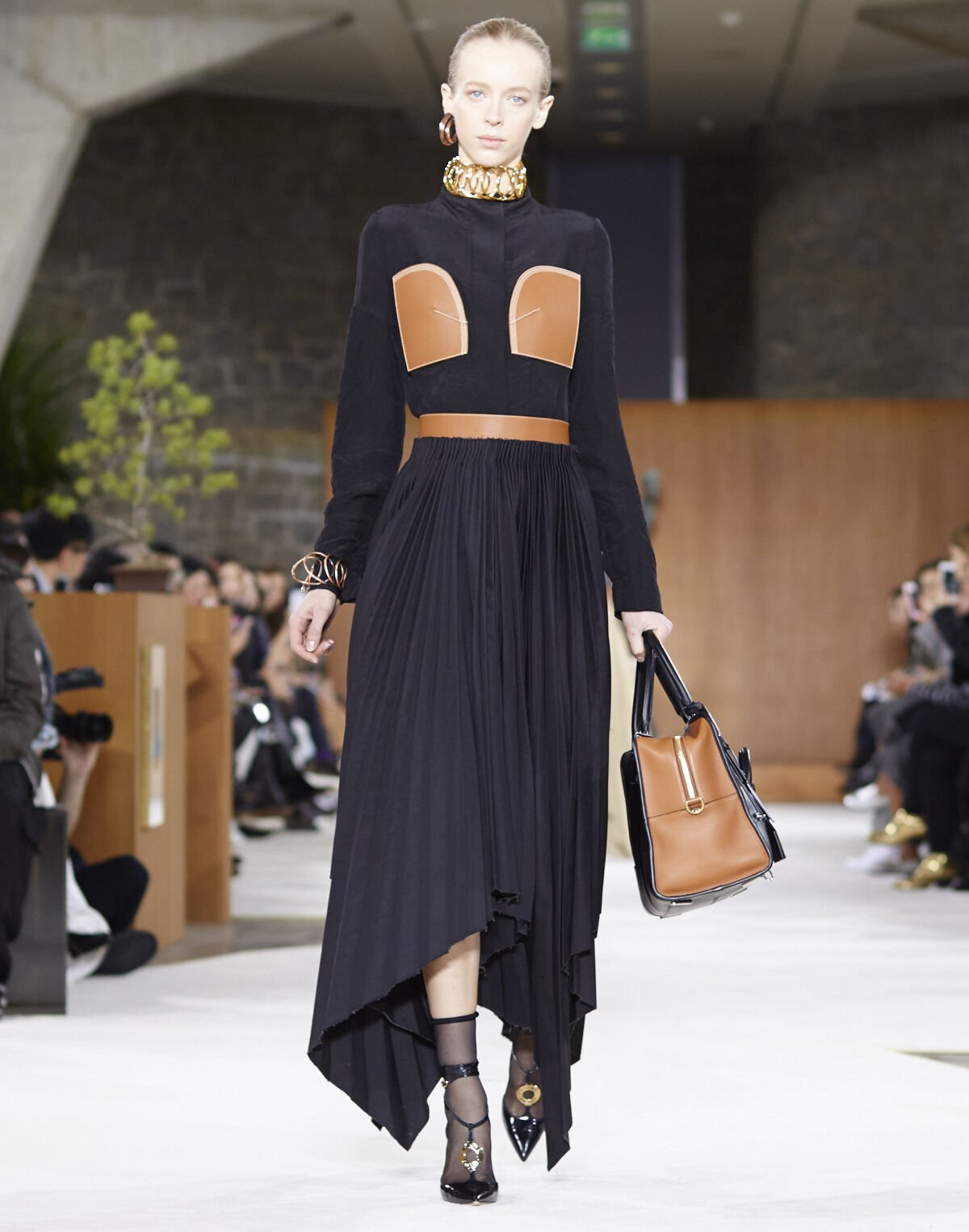 LOEWE ビジュアルヒストリー アートブック 2016年 Loewe Fall 2016 Menswear Collection | Vogue