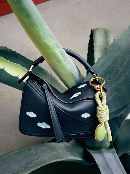 ロエベパズルバックラージタンLOEWEレザーバック
