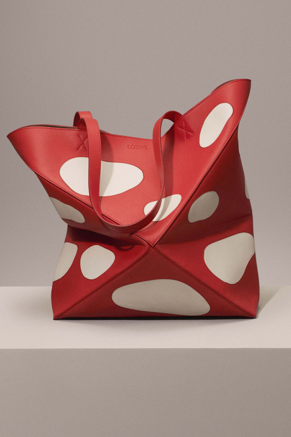 Loewe | Designer Bags, Clothing, Accessories for Women & Men