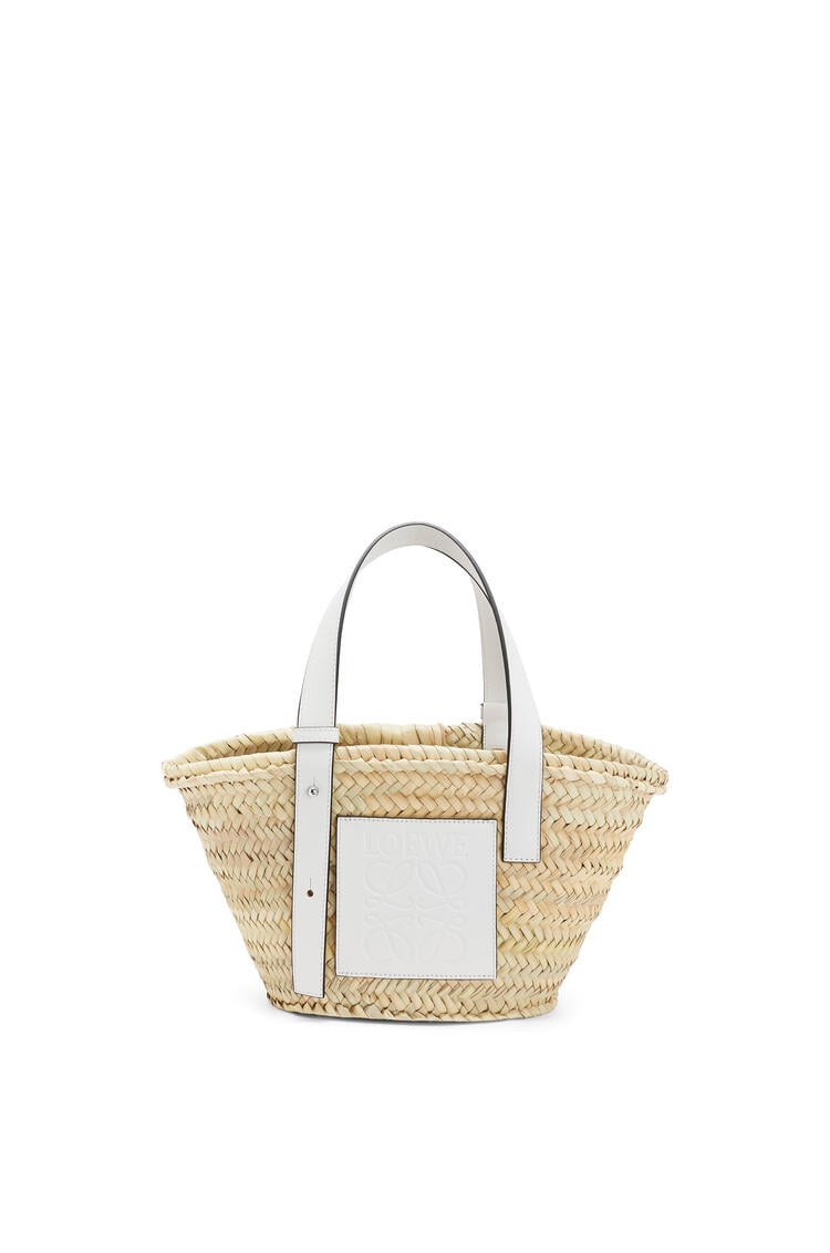 LOEWE Bolso tipo cesta pequeña en hoja de palma y piel de ternera Natural/Blanco pdp_rd