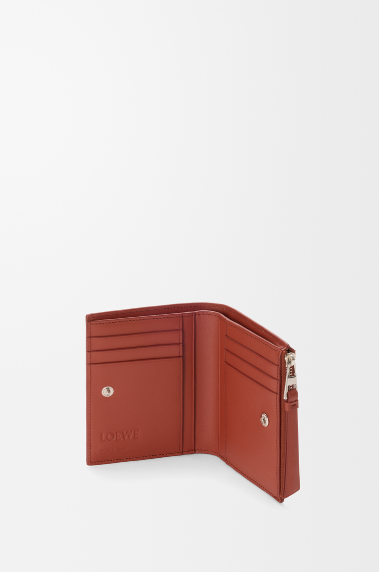 LOEWE 经典牛皮革 Puzzle 窄版紧凑钱包 番茄红